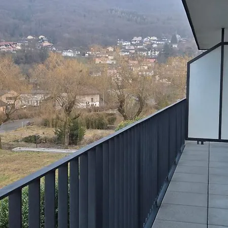 Entier 85m2, 2 Chambres, 2 Salles De Bain, Salon, Cuisine Entierement Equipee, Au Bouveret 아파트 Port-Valais