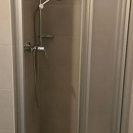 Entier 85m2, 2 Chambres, 2 Salles De Bain, Salon, Cuisine Entierement Equipee, Au Bouveret * Port-Valais
