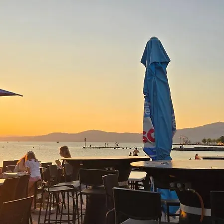 Apartmán Entier 85m2, 2 Chambres, 2 Salles De Bain, Salon, Cuisine Entierement Equipee, Au Bouveret Port-Valais