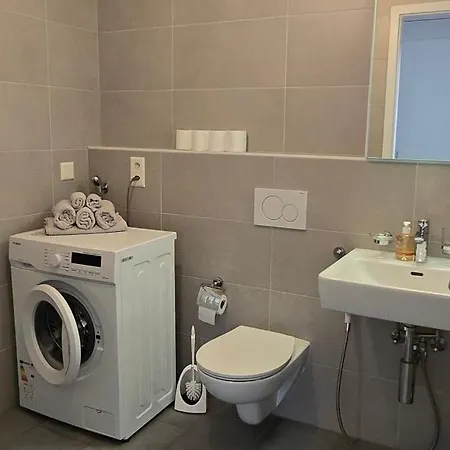 Entier 85m2, 2 Chambres, 2 Salles De Bain, Salon, Cuisine Entierement Equipee, Au Bouveret * Port-Valais