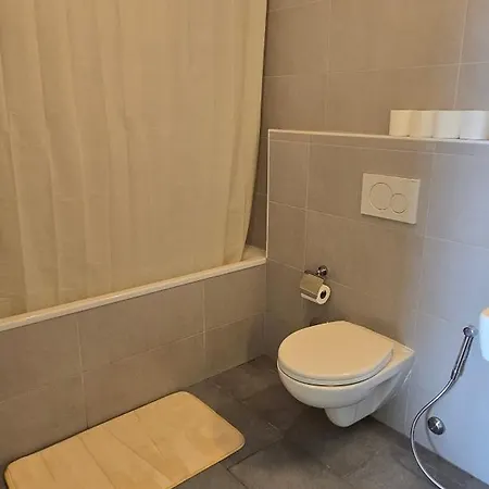 Entier 85m2, 2 Chambres, 2 Salles De Bain, Salon, Cuisine Entierement Equipee, Au Bouveret Appartement *