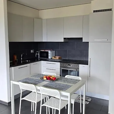 Entier 85m2, 2 Chambres, 2 Salles De Bain, Salon, Cuisine Entierement Equipee, Au Bouveret *