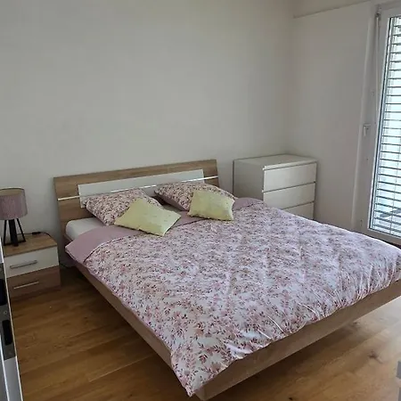 Entier 85m2, 2 Chambres, 2 Salles De Bain, Salon, Cuisine Entierement Equipee, Au Bouveret Appartement *